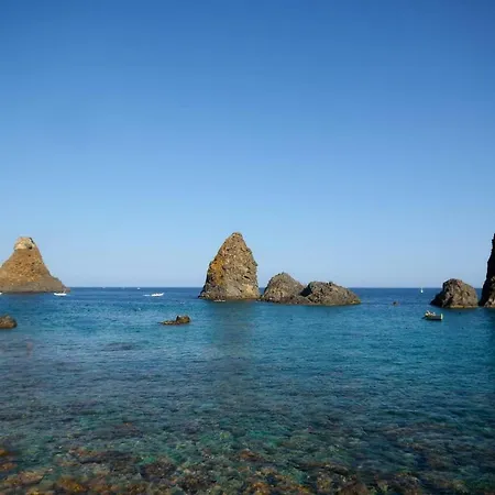 La Terra Dei Ciliegi Tra L'etna E Il Mare Di Taormina